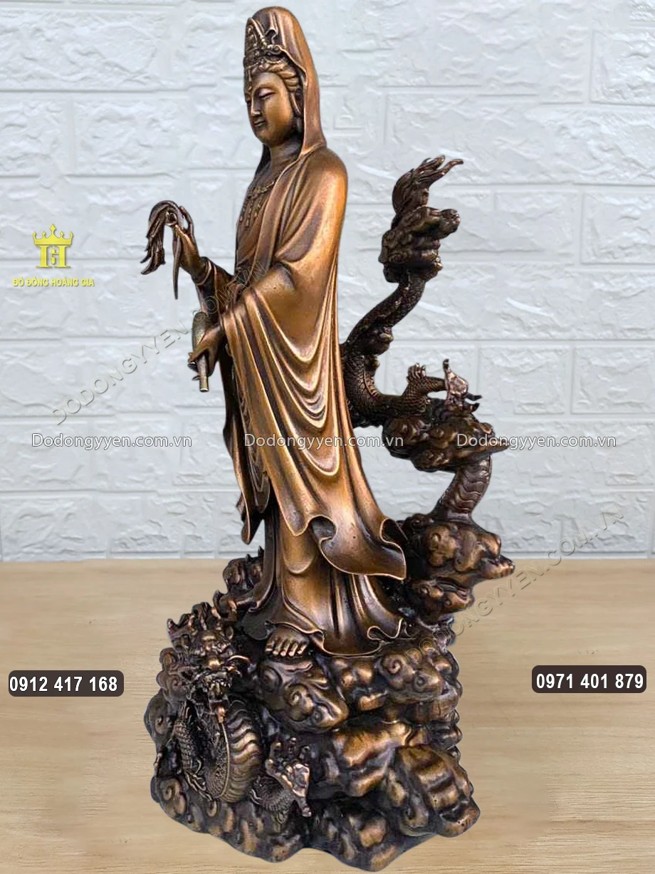 Nơi thờ tự n&ecirc;n y&ecirc;n tĩnh, uy nghi&ecirc;m